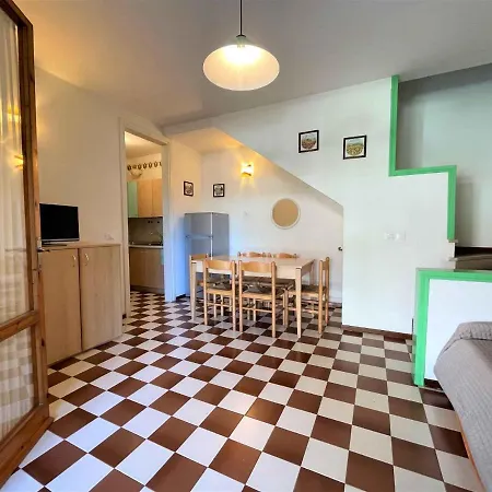 Lejlighed In 41085 *